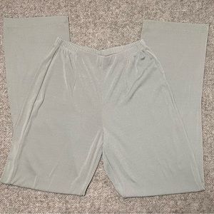 Chicos EasyWear Traveler’s Sage Green Pants Sz 0 or XS/S